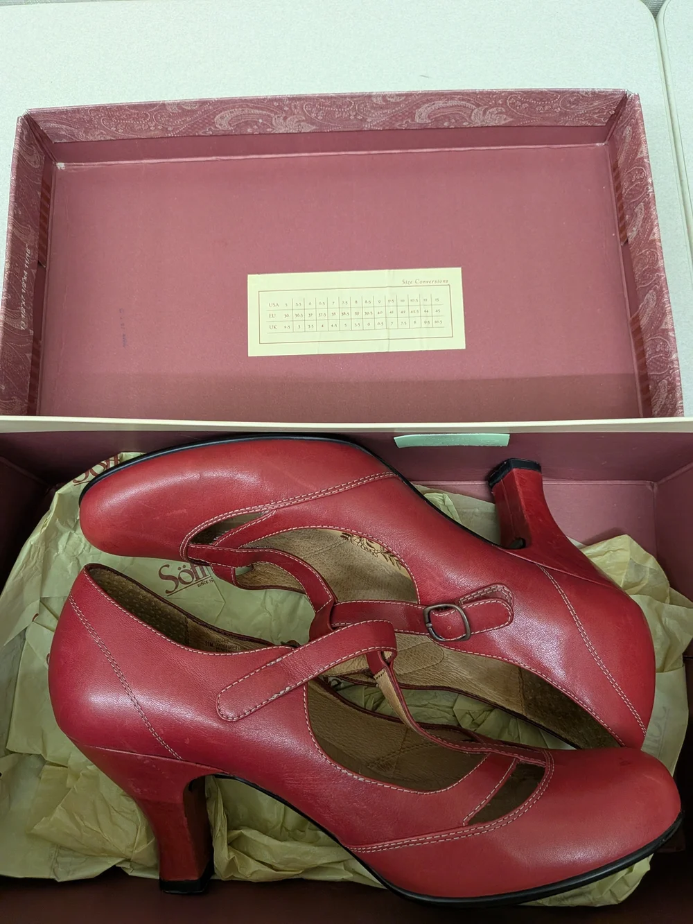 Sofft red strap